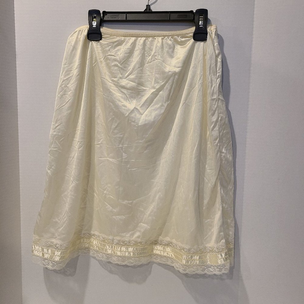Vintage Mel-Lin Skirt Half Slip-Ivory-Nylon-XXXLarge-3XL-Lace/Ribbon-Pull on-USA